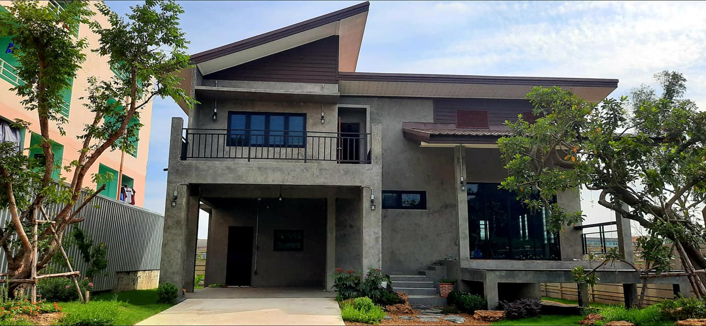 One and a Half story house in Modern loft style